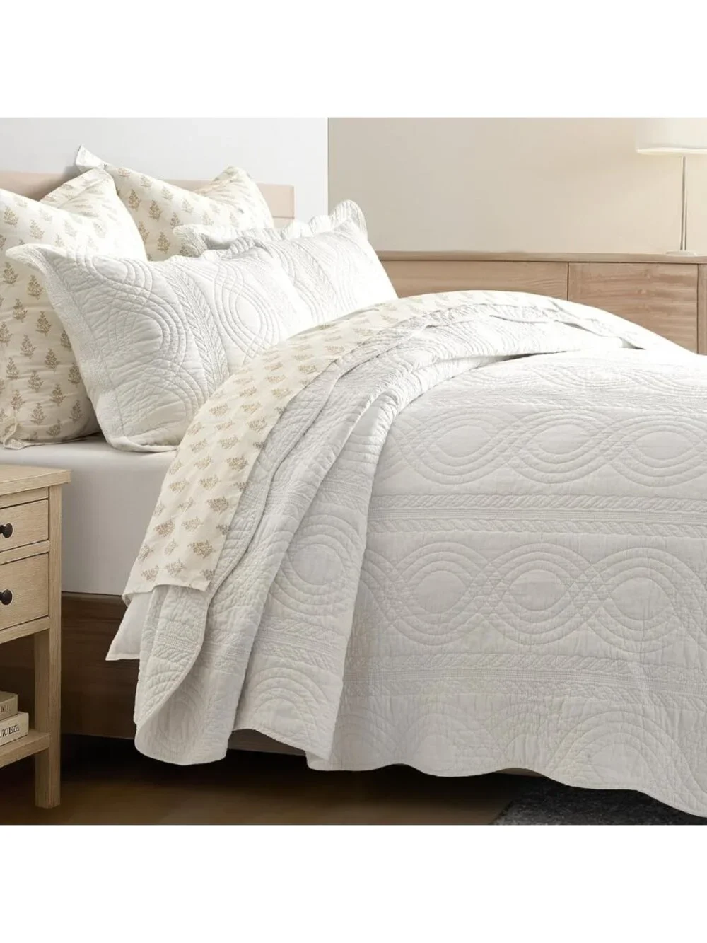 Queen Size 100% Cotton Scalloped Quilt Set - Bright White Bedding for Cozy